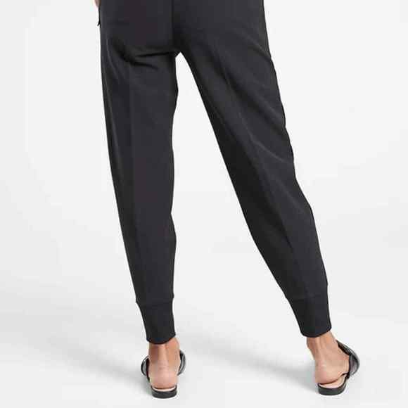 Athleta Endeavor Jogger size 4 Black - Picture 11 of 11
